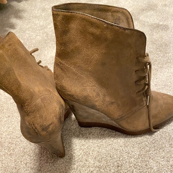 Boots - Picture 3 of 4